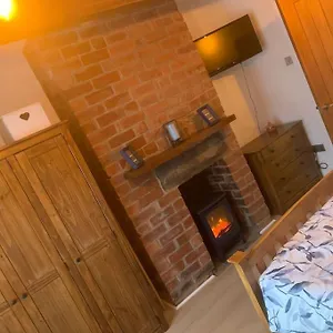 quaint-1-bedroom-cottage-in-pudsey-leeds.yorkshirehotels.net/